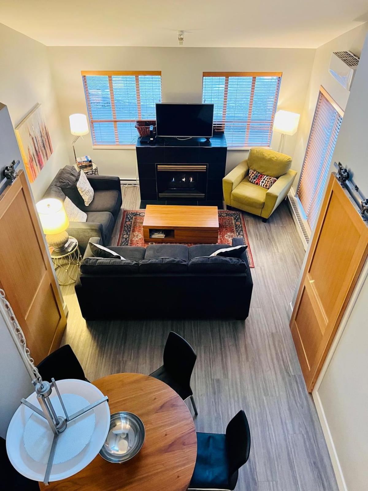 Tyndalstone Lodge 3 Bedroom In The Heart Of Village North 惠斯勒 外观 照片