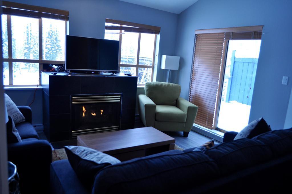 Tyndalstone Lodge 3 Bedroom In The Heart Of Village North 惠斯勒 外观 照片