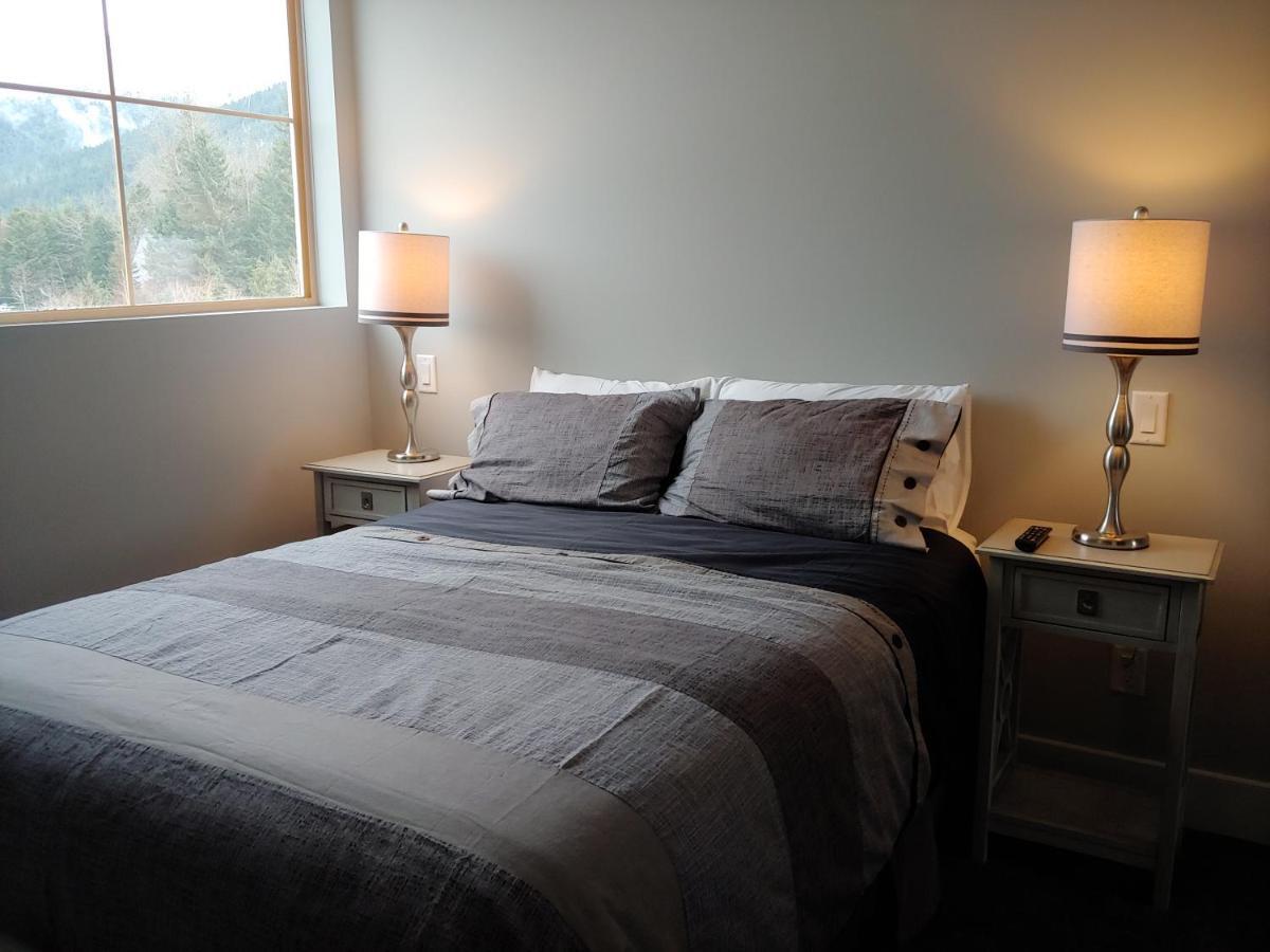 Tyndalstone Lodge 3 Bedroom In The Heart Of Village North 惠斯勒 外观 照片