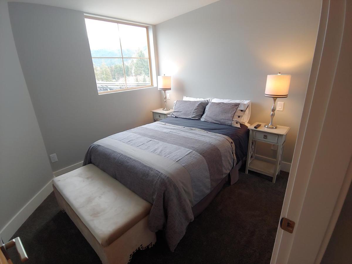 Tyndalstone Lodge 3 Bedroom In The Heart Of Village North 惠斯勒 外观 照片